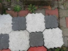 Kumlamalı Beton Parke Papatya modeli