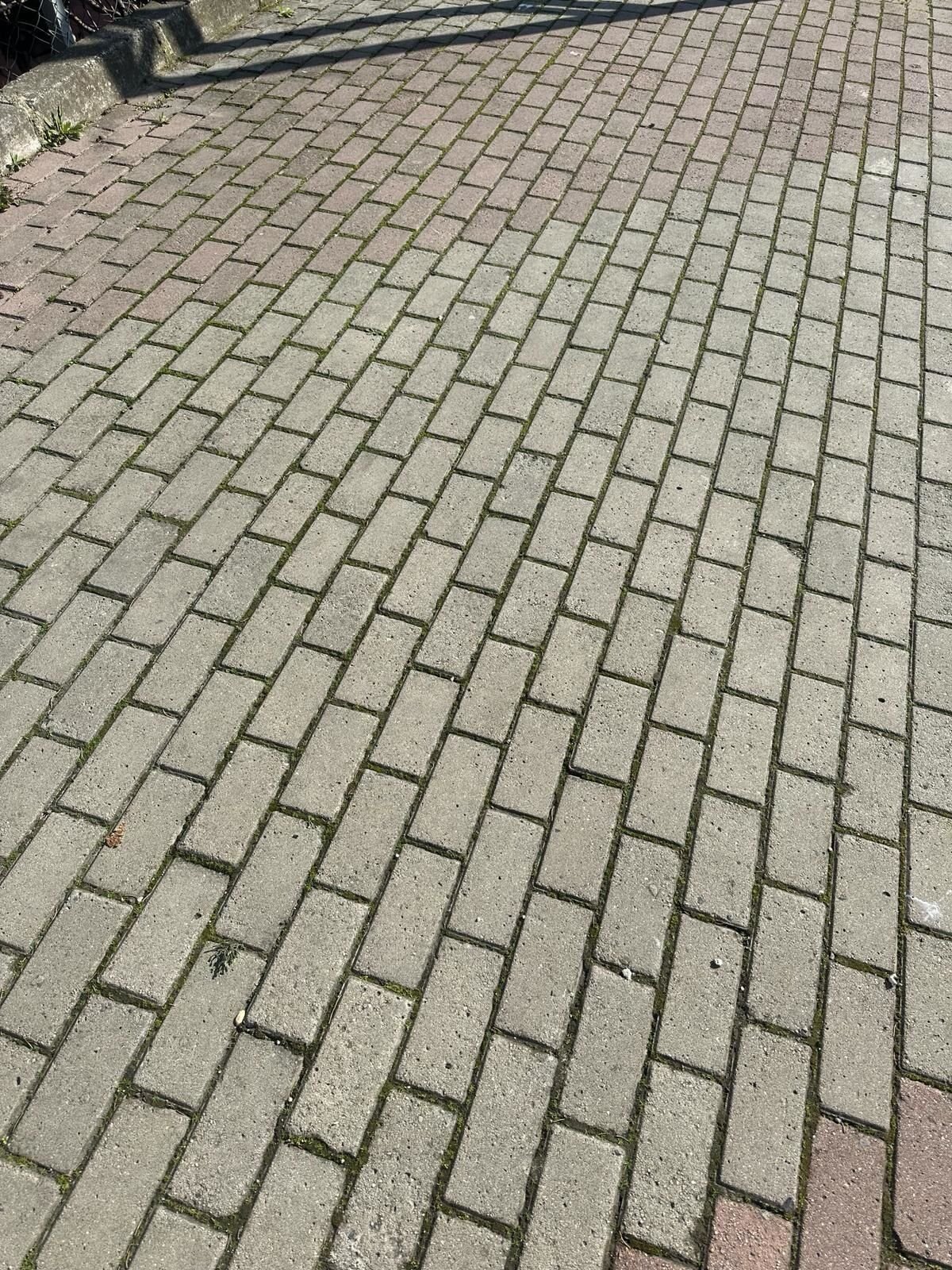 Geri Dönüştürülmüş Prizma Parke Taşı - Dayanıklı ve Estetik, Uygun Fiyatlı