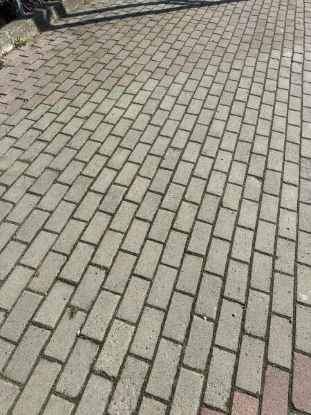 Geri Dönüştürülmüş Prizma Parke Taşı - Dayanıklı ve Estetik, Uygun Fiyatlı