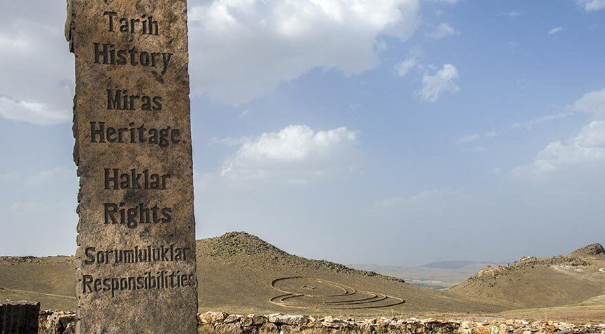 Kapadokya'nın Devleri - Nevşehir Taşı Heykel Seti