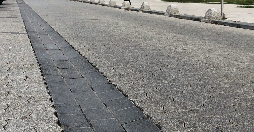 Parke Oluk Taşı (Yağmur Suyu Drenaj Parkesi)