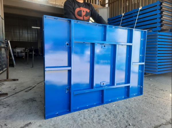 Düz İstinat Duvar Kalıbı 4 - Dayanıklı Sac Beton Kalıbı