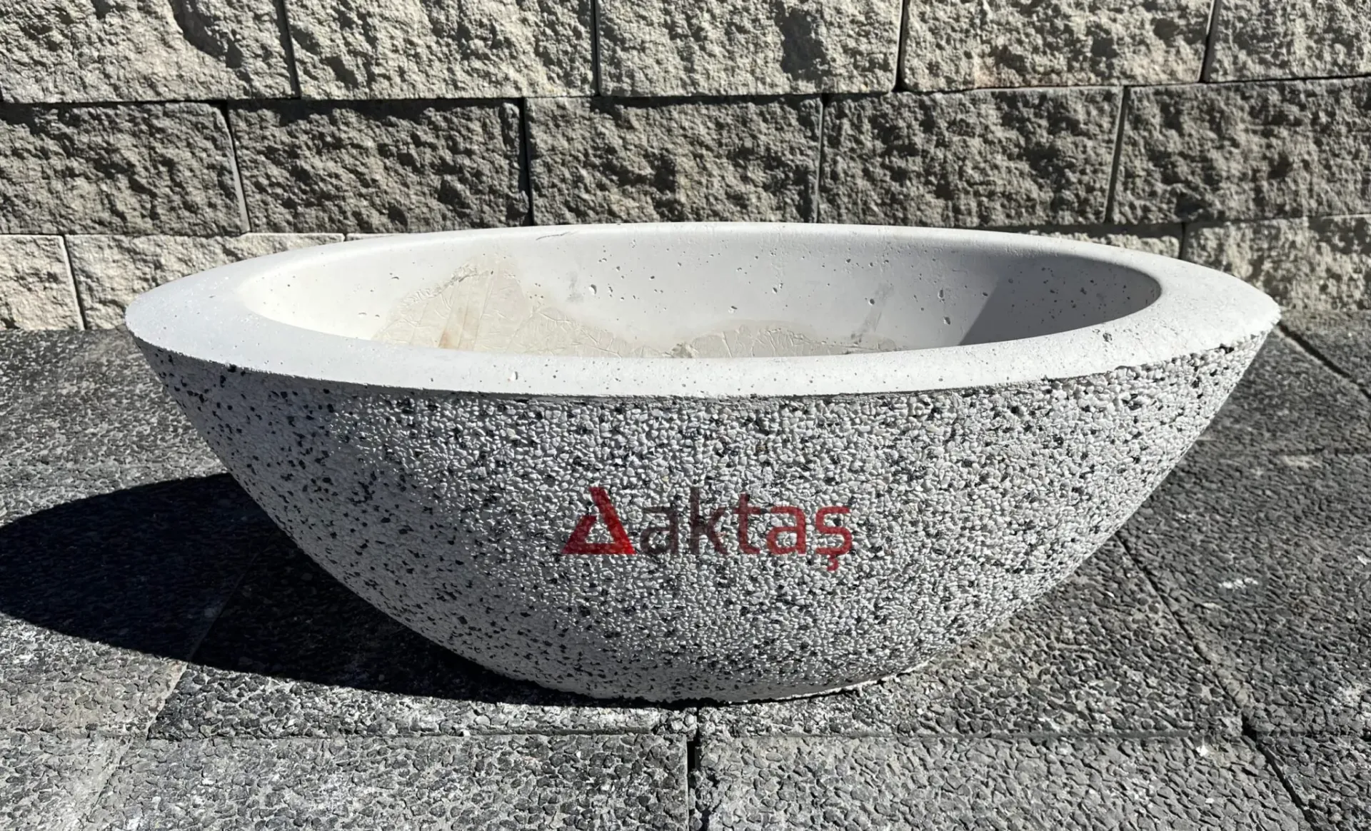 Aktaş Beyaz Mozaikli Küçük Kayık Saksı (80x30x30 cm)