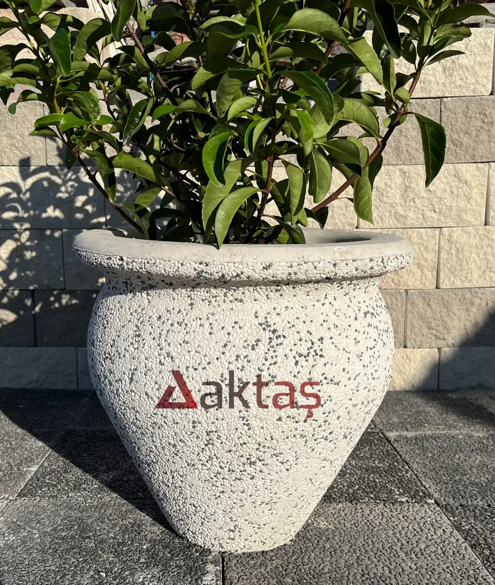 Aktaş Beyaz Mozaikli Vazo Saksı (50x50x50 cm)