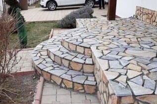 Doğal Serbest Boy Sarı-Gri Kayrak Duvar Kaplama Taşı (Ton/M² Fiyatı İçin Arayınız)