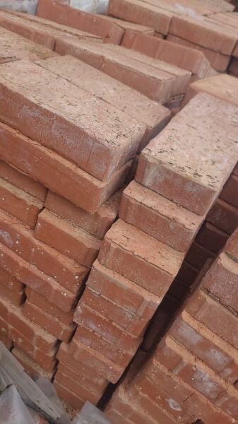 Kırmızı Dekoratif Taban Tuğlası 10x20x4 cm