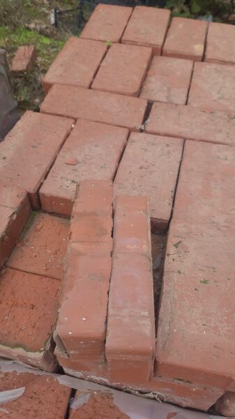 Kırmızı Dekoratif Taban Tuğlası 10x20x4 cm