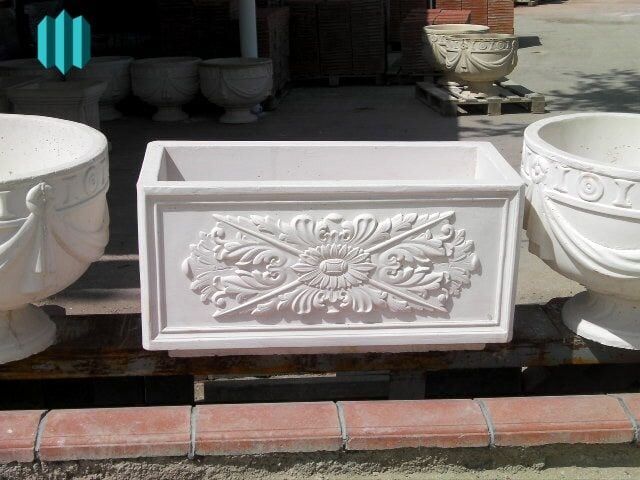 Batman Modeli Beton Saksı - Motifli Dikdörtgen Tasarım
