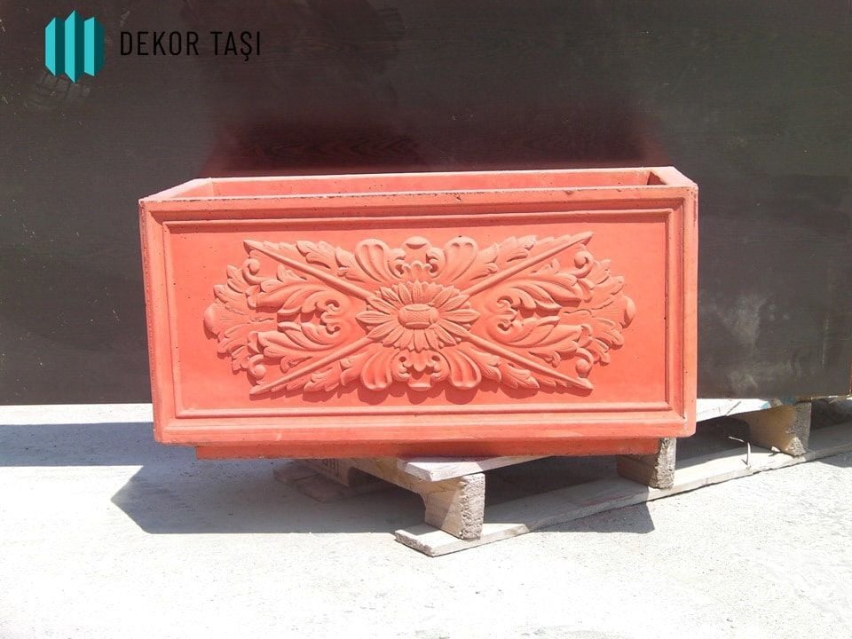 Tokat Modeli Beton Saksı - Motifli Dikdörtgen Tasarım
