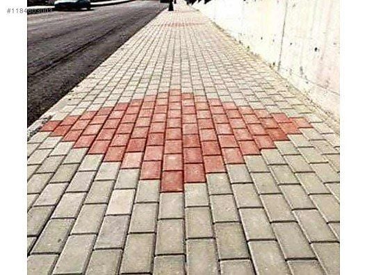 Kırmızı Prizma Taşı 10x20 | Canlı Dış Mekan Zemini