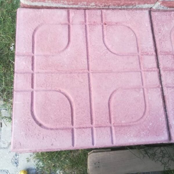 Estetik ve Dayanıklı Yaya Kaldırım Karosu - İtalyan Pencere Modeli (40x40x4 cm)