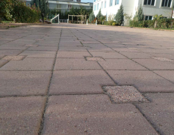 Kırmızı Kare L Taşı (Peyzaj L Taşı)