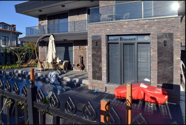 POUM Kültür Taşı