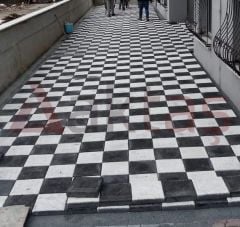 Siyah Kumlamalı Parke Taşı 40x40 | Şık Dış Mekan Zemini