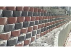 Kırmızı Çizgili Çiçeklik Şev Taşı