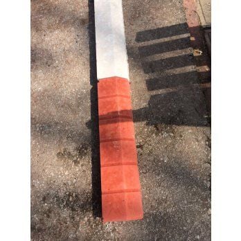 Gri Çizgili Bahçe Bordürü