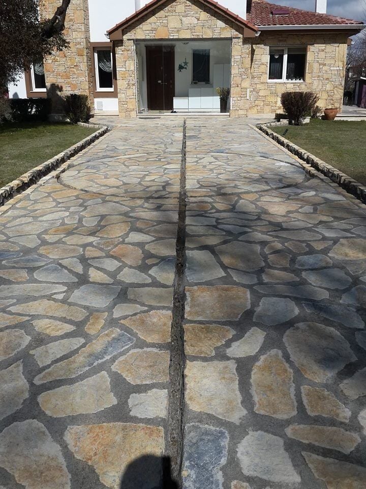 Villa Girişi Kayrak Taşı: Doğal Güzelliği Evinize Taşıyın