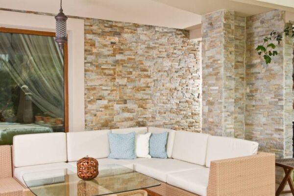 Sarı-bej geçmeli kayrak