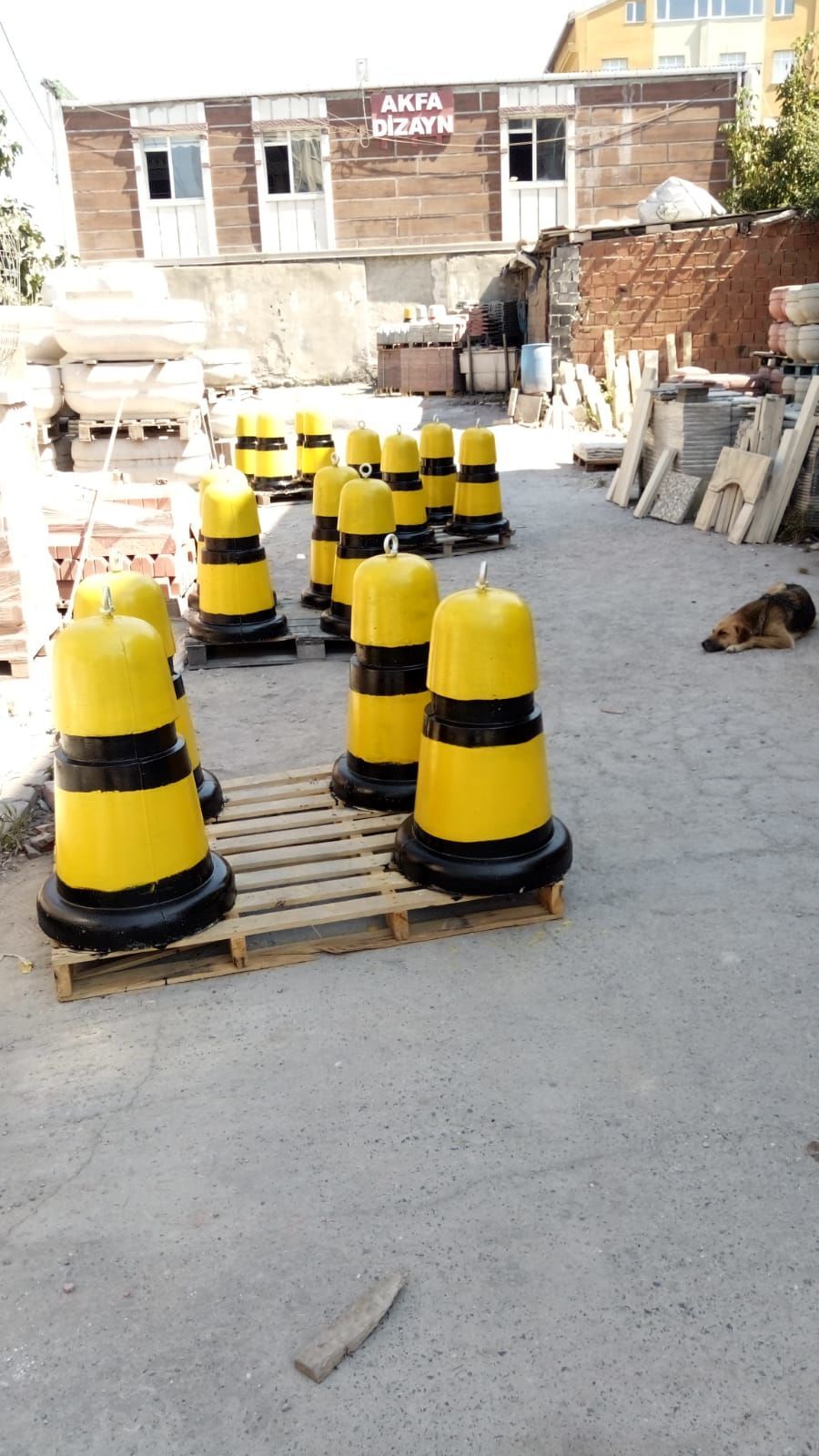 Beton duba sarı siyah